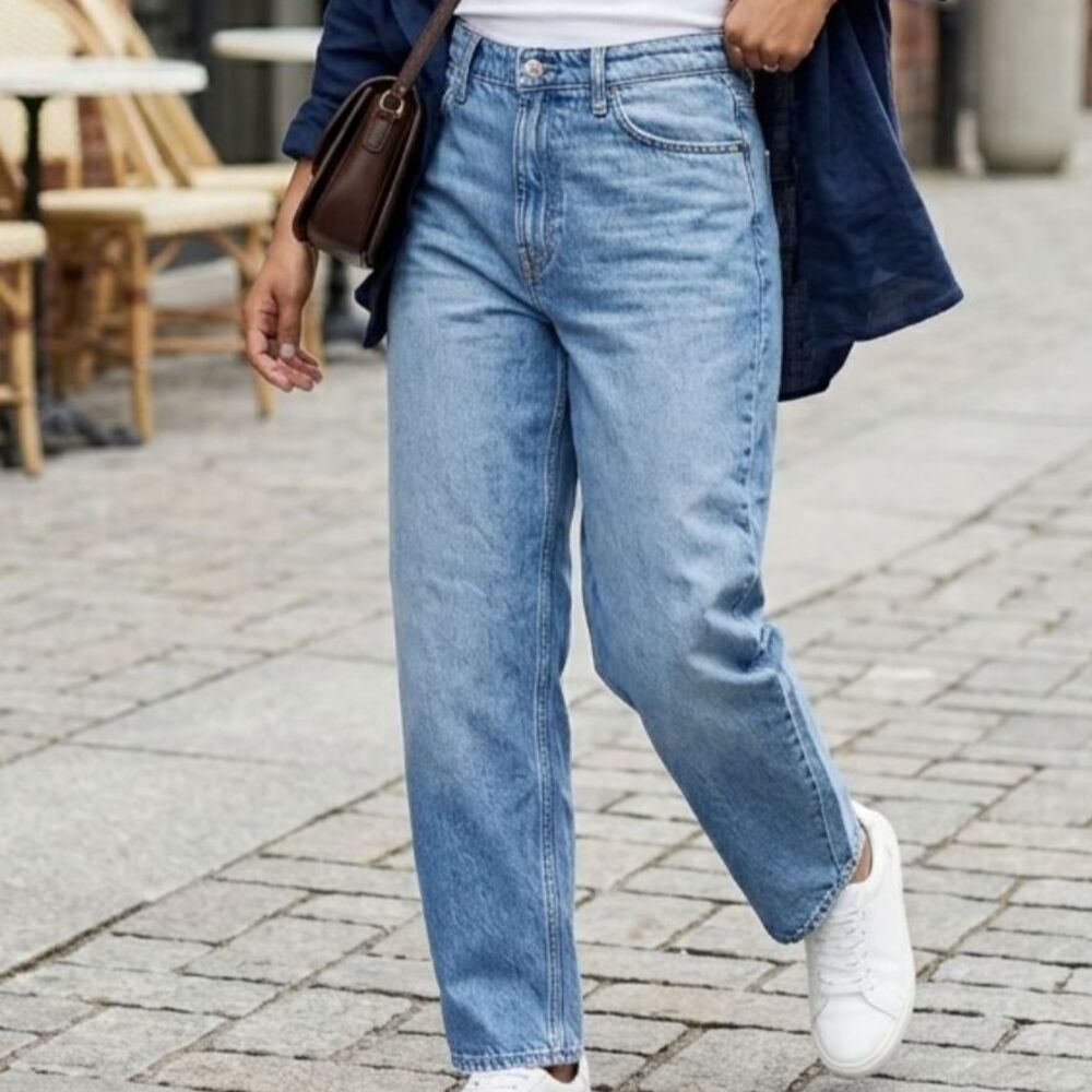 H&M &Denim Barrel Loose Fit High Waist Jeans Light Wash Blue Size 6